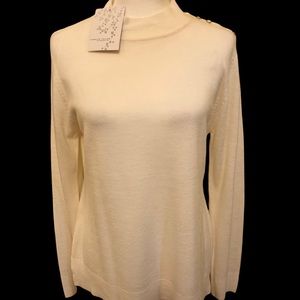 Carolyn Taylor White Long Sleeve Sweater.